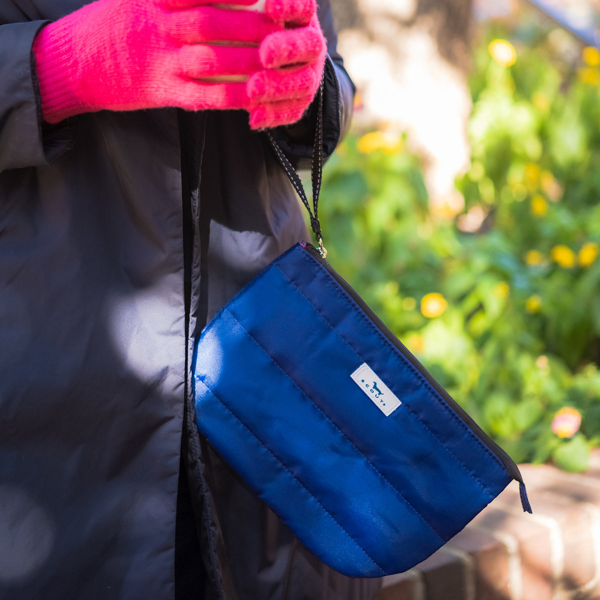 Roamy Wristlet
